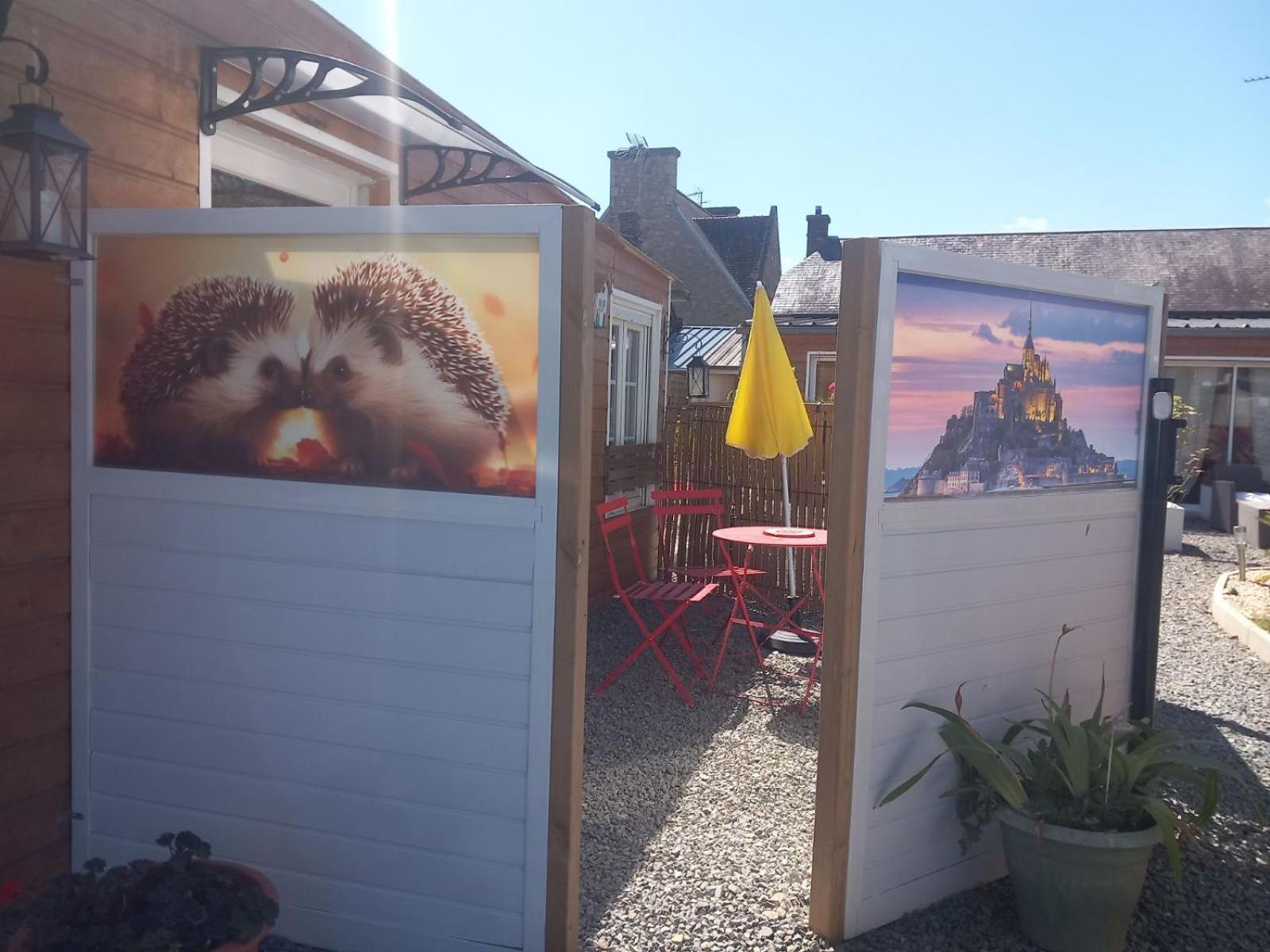 Les Herissons De La Baie Bed & Breakfast Понторсон Екстериор снимка